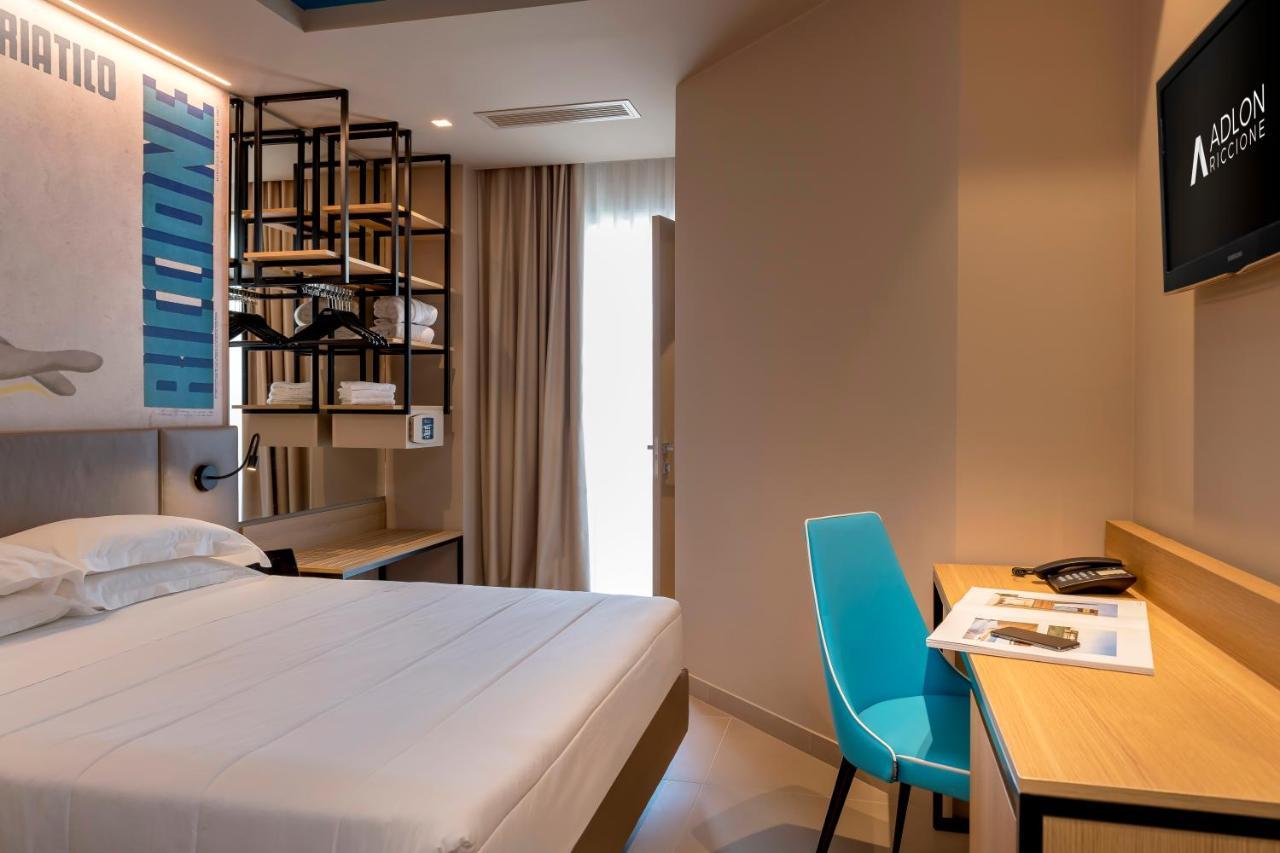 Hotel Adlon - Fronte Mare Риччоне Екстер'єр фото