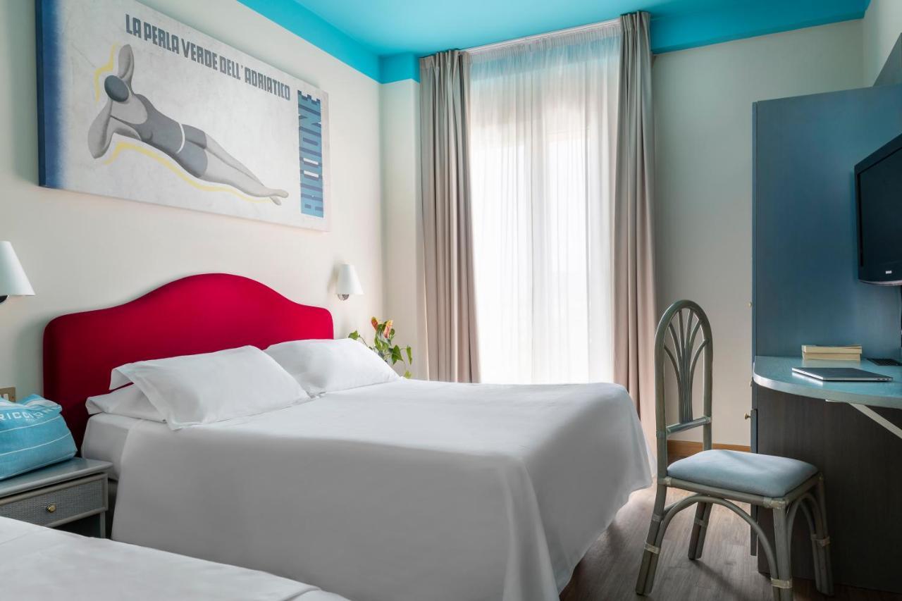 Hotel Adlon - Fronte Mare Риччоне Екстер'єр фото