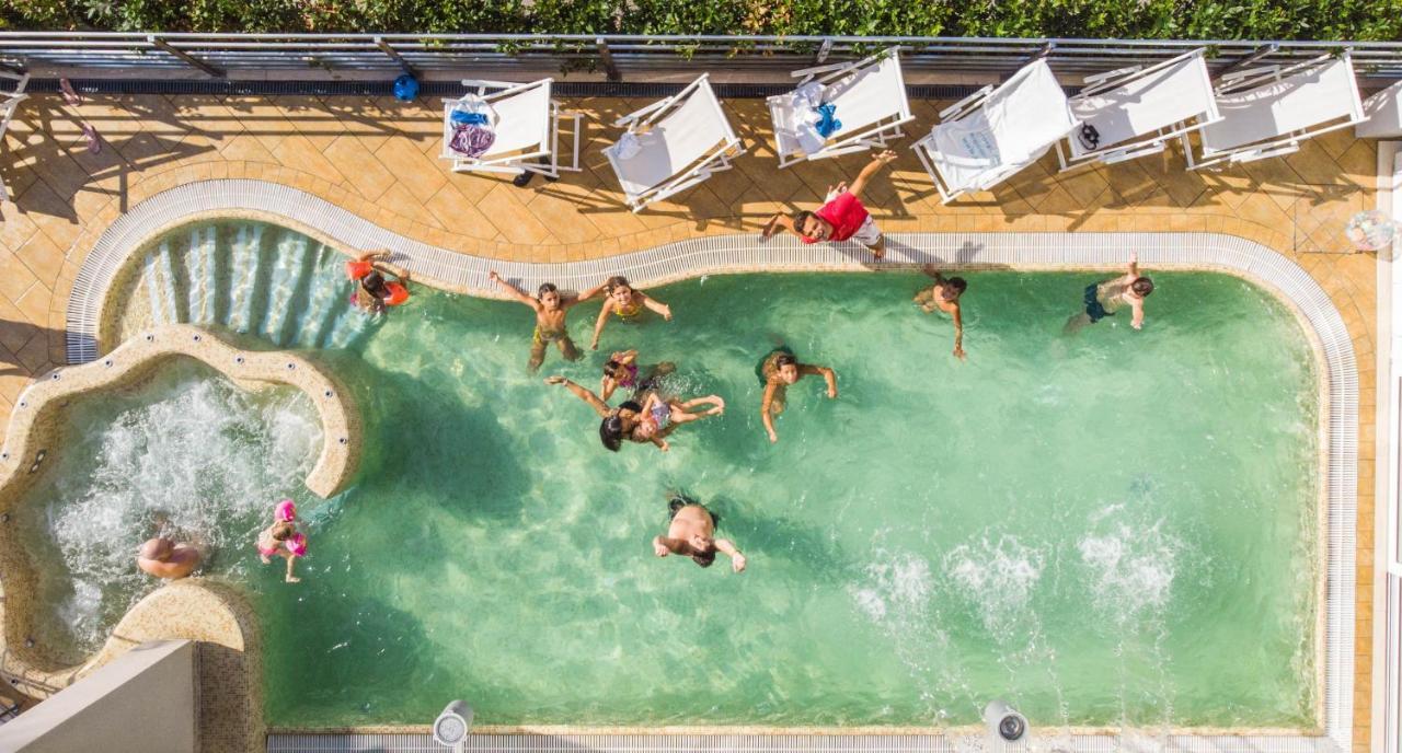 Hotel Adlon - Fronte Mare Риччоне Екстер'єр фото